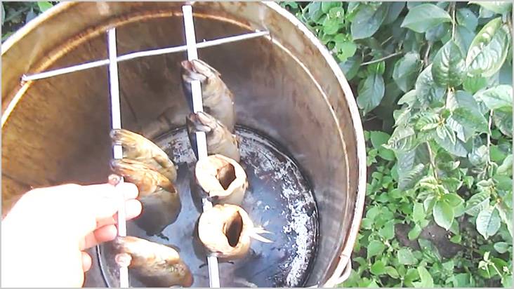 Для продуктов использовали старые шампура